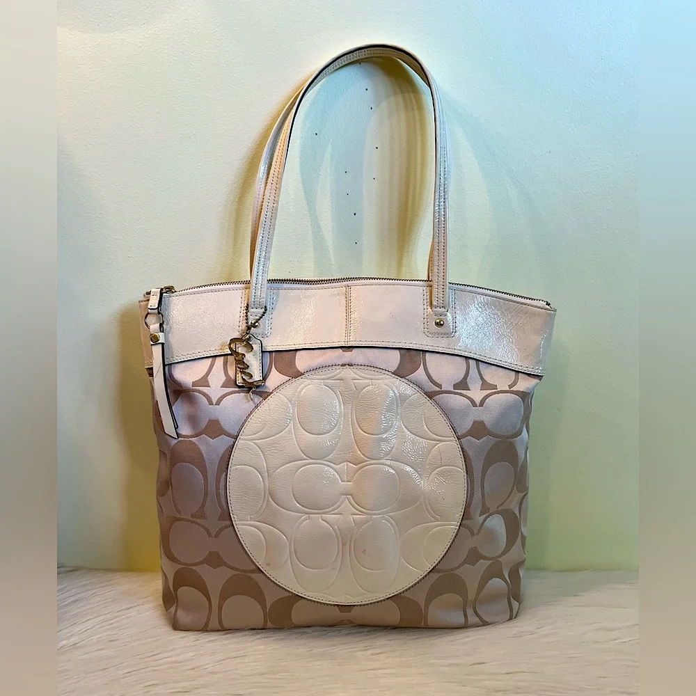 Coach Laura Signature Tote